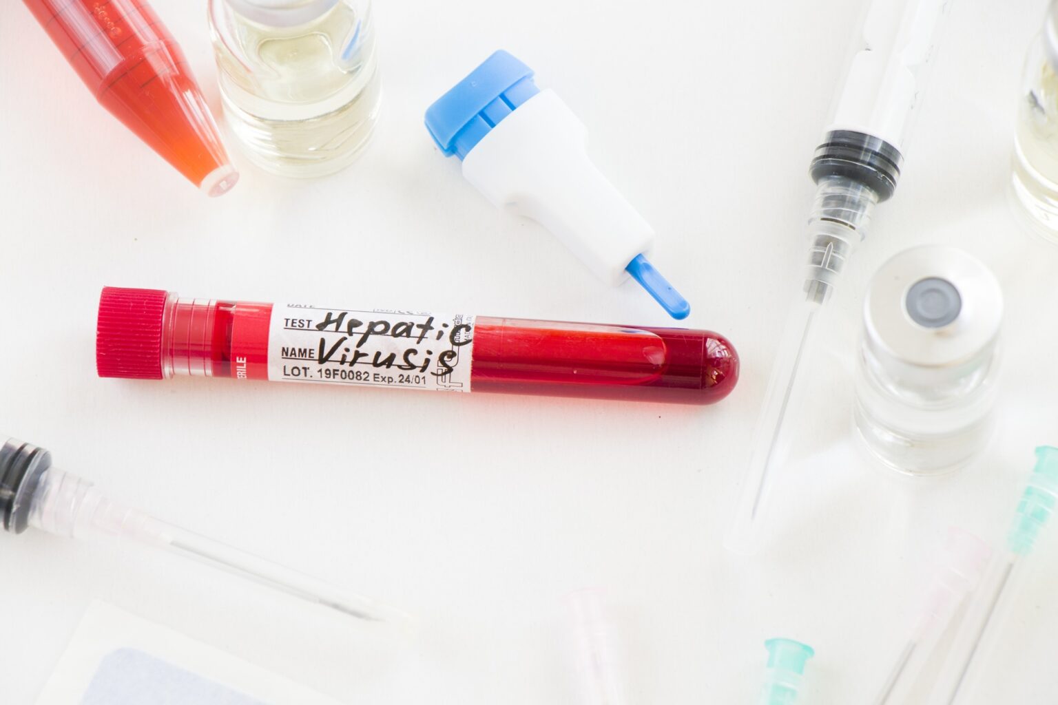 Nueva prueba rápida de ARN de hepatitis C en el punto de atención (junio 2024)